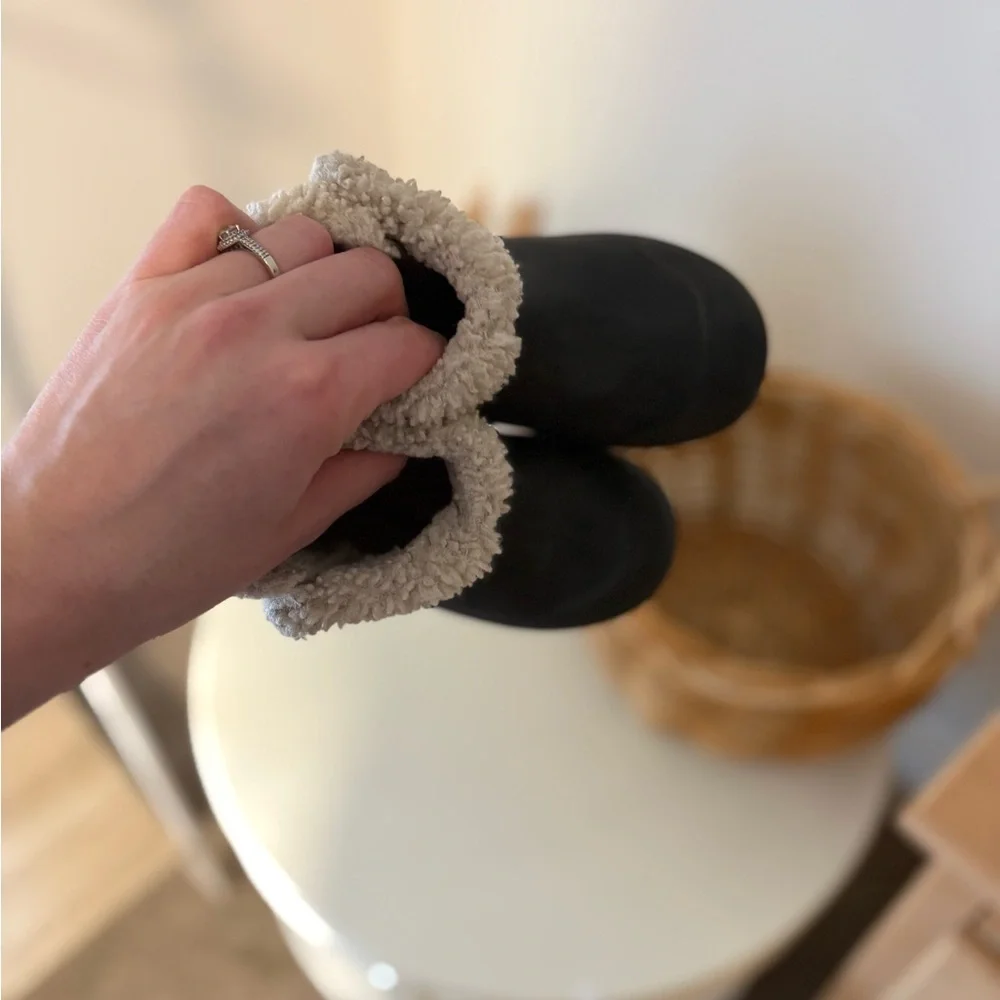Zara Black Kids Boots with Cream Lining
